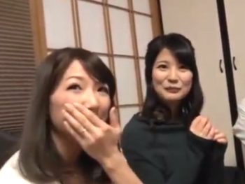 美人妻達と飲み会の席で乱交に発展！巨乳素人人妻中出し乱交のアダルト動画