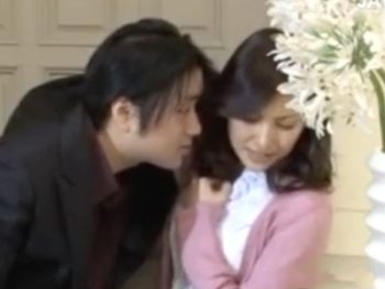 夫の借金のせいで身体で利子を払わされる人妻巨乳人妻中出しのアダルト動画