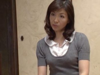 10年ぶりのSEXを懇願されて自らも絶頂する巨乳熟女巨乳熟女のポルノ動画