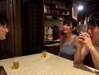 何もない田舎の叔父の家→ひと夏過ごすことになった唯一の楽しみは隣に住む巨乳若妻だったｗ巨乳人妻のアダルト動画