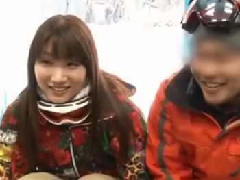 長野のゲレンデでナンパした素人娘が彼氏のすぐ横で中出し浮気パコｗ巨乳素人美少女痴女中出しハメ撮りナンパのアダルト動画