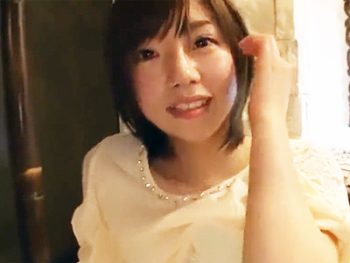 目キラキラの美少女が卑猥な音を立ててじゅっぽじゅっぽフェラ抜き素人美少女痴女フェラのアダルト動画