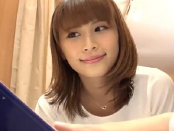 美人な美容師が散髪終わりにまさかの生ハメサービスｗお姉さん露出のエロ動画