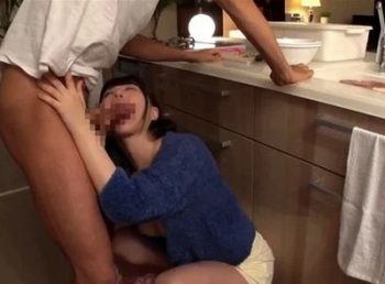 親がようが台所でも居間でも姉がチンチン求めて近親相姦に巨乳お姉さん痴女近親相姦のアダルト動画