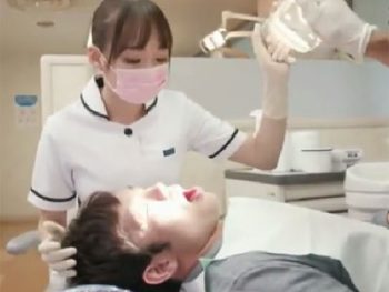 変態歯科衛生士のお姉さんがお気に入りの患者さんのチンポを使って勝手に性処理お姉さん痴女のエロ動画