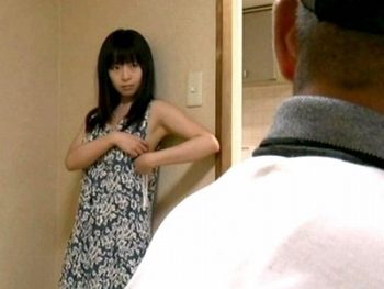 一人娘と母親が1本のチンポを奪い合う卑劣な性の日常美少女人妻熟女のアダルト動画