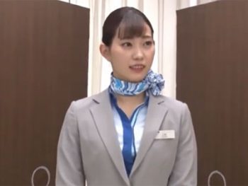 スタイル抜群の長身CAがグローリーホールからチンポを性処理お姉さんOLフェラ手コキのアダルト動画