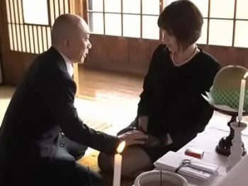若くして夫を亡くして独り身になった未亡人妻…夫の元上司に仏壇の前で犯されて…巨乳人妻レイプのアダルト動画