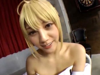 神ルックスのレイヤー降臨！カメラ目線で肉棒に喘ぐ美少女へ大量中出し美少女コスプレ中出しのアダルト動画