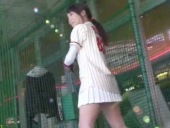 接客中のバイト娘を襲って強制中出しパコ巨乳美少女中出しレイプのアダルト動画