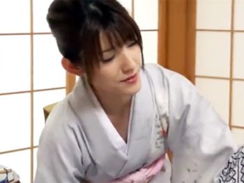 義父の介護中に襲われて無理やり中出しされちゃう和服の美人妻人妻中出し近親相姦のアダルト動画
