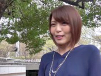 西新宿で見つけた子持ちOLをナンパし中出し！素人人妻OLのアダルト動画