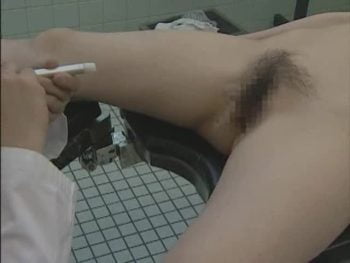 悪徳婦人科医に眠らされ中出しされる人妻人妻中出しレイプのアダルト動画