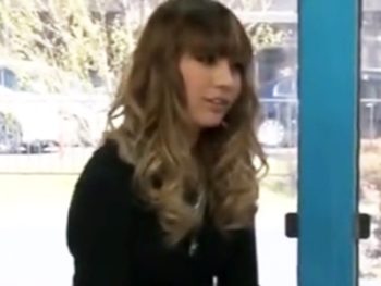 バッチリメイクな美ギャルをマッサージ中にハメ！素人お姉さんギャル顔射ナンパ盗撮の無料エロ動画