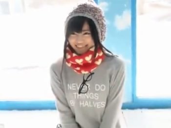 彼氏以外とラップ越しキス→ゴム越し挿入まで楽しんじゃうビッチ素人さんｗ素人美少女痴女のアダルト動画