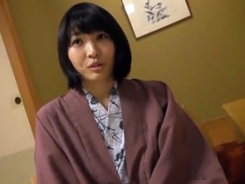 不倫温泉旅行で他人棒中出しにヨガる不貞妻素人痴女人妻中出しのアダルト動画