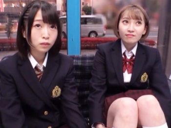 仲良しJKコンビにMM号でラップ越しのキスをさせなし崩し的に3Pパコへｗ女子校生美少女パイ...