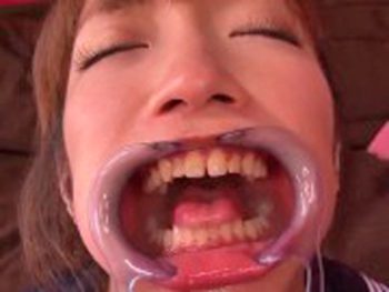 妹系なスレンダー美少女の顔面に大量ザーメンぶちまけプレイ美少女顔射ぶっかけのエロ動画