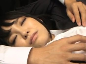 激カワOL昏睡させてレイプファック決めるクズ男素人お姉さんOLレイプのAVエロ動画