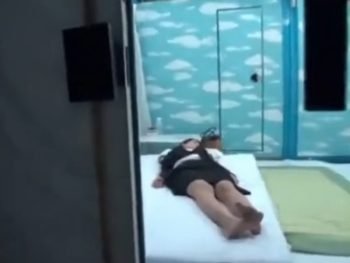 泥酔OLを逆MM号へ放置→外から男性陣に見られながら公開中出しSEX巨乳素人お姉さんOL中出しのアダルト動画