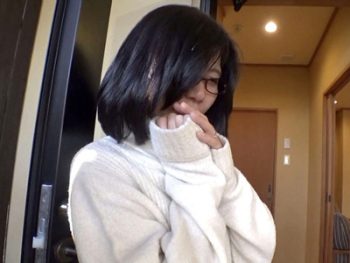 2018年に出会ったSEXレスな人妻たちとの温泉不倫旅行素人人妻めがねのエロ動画