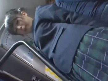 バス車内で巨乳JKに痴漢→パイ射レイプまで決めるクズ男巨乳素人女子校生レイプ痴漢のAVエロ動画
