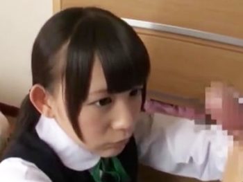 弟の勃起チンポを即尺フェラで鎮めてあげる神対応姉ｗ女子校生美少女痴女顔射フェラのアダルト動画