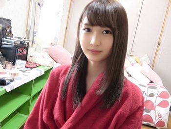 美少女が膣奥に届く濃厚種付けの今までに味わった事のない感覚に酔いしれる！巨乳美少女中出し白石あこのエロ動画