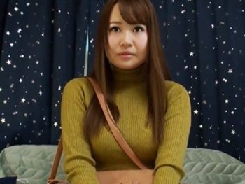 めがねの真面目そうなOLがガッツリ騙されて絶叫ハメ素人OLパンストめがねナンパマッサージのエロ動画