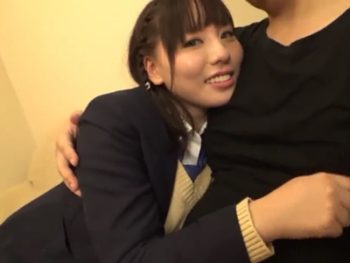 青カラコンのJKの黒パンストを破いて挿入→中出し女子校生美少女コスプレパンスト中出しのエロ動画