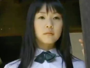 童顔な田舎娘つぼみが家来を誘惑→綿パンずらして青姦女子校生ロリつぼみの無料エロ動画