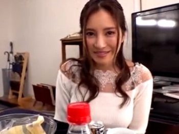 清楚な顔してまさかのド変態！黒髪お姉さんが全力で馬なり奉仕巨乳お姉さん痴女のエロ動画