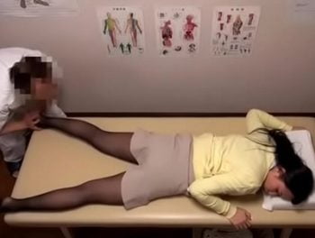 ハゲてる凄テクマッサ師に死ぬほど逝かされちゃう巨乳OLお姉さんOL盗撮マッサージのアダルト動画