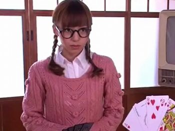 メガネの真面目女子が自分から唇を重ねて情熱的パコお姉さんめがねのエロ動画