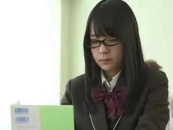 時間停止の逆バージョン！真面目そうに見えてド痴女JKが時間を止めて5人ヌキ女子校生痴女フェラあべみかこのAV無料動画