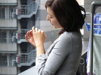 最初は旦那のためだった…夫の上司のそそのかされた妻がだんだんと快楽のために巨乳人妻松下紗栄子のアダルト動画