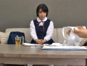 アイドル志望のJKが初めての枕営業に緊張気味のセックス素人女子校生美少女の無料アダルト動画