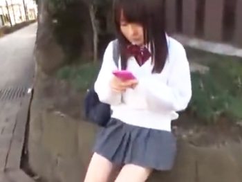 サイトで知り合ったパイパンJKに種付けをして結婚を申し込むw素人女子校生パイパン中出しハメ撮りの無料アダルト動画