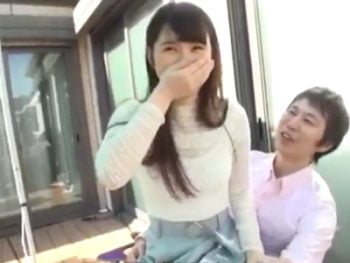 媚薬を盛られ感度抜群になった人妻達をパコりまくり！人妻中出し乱交の無料ポルノ動画