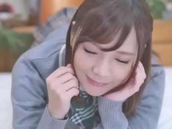 ブレザー姿の可愛いJKがエッチな表情で濃厚セックス女子校生美少女コスプレのアダルト動画