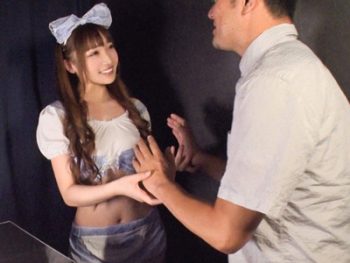 有原あゆみと何でもできちゃう裏ピンサロがオープン巨乳美少女コスプレ有原あゆみのアダルトエロ動画