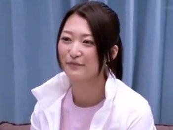 清涼感あふれる美人妻をMM号連れ込み→マッサ中にチンポぶち込み！素人人妻ハメ撮りナンパの無料エロ動画