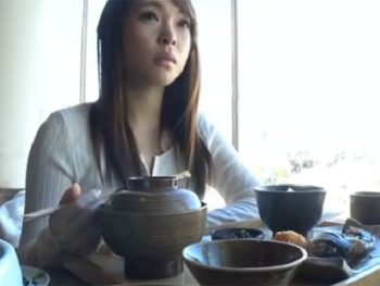 ナンパで捕まえたお姉さんにご飯を奢って→ホテルに連れ込み中出し決行巨乳素人お姉さん中出しナンパのエッチ動画