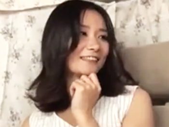 清楚な顔して浮気経験者の素人妻を口説いて車内でNTR中出しパコ！素人人妻中出しハメ撮りナンパの無料エロ動画