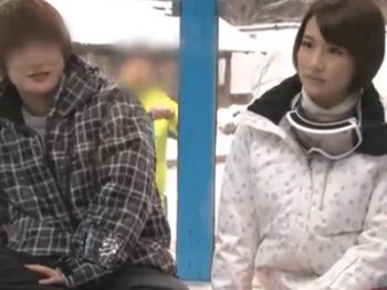 友達とマッサージ体験のはずが途中で発情して中出しセックスしちゃった素人娘素人美少女中出しマッサージのアダルトSEX動画