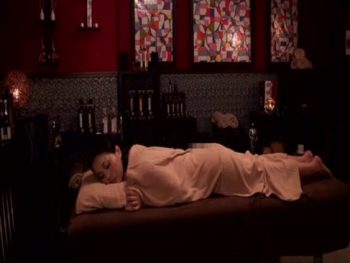 清楚な人妻やOLをオイルマッサージで徐々に欲情させ肉棒挿入中出し！素人痴女人妻熟女OL中出し盗撮マッサージのアダルト動画