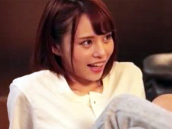 夫を裏切った背徳感とスリルでイキまくる若妻ｗ人妻中出しフェラのアダルト動画