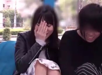 彼女なら彼氏のチンポがわかるはず！照れながらも懸命に探す彼女が寝取られ中出しの罰ゲームにｗ...