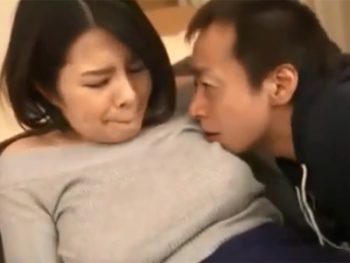 巨乳の美人妻が変態男の熟練の愛撫テクに敗北し裏切りの寝取られファック巨乳人妻のアダルト動画