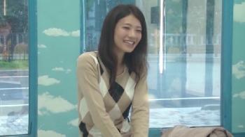 MM号に乗せられてしまったスレンダー美女の末路→！素人お姉さん顔射のアダルト動画